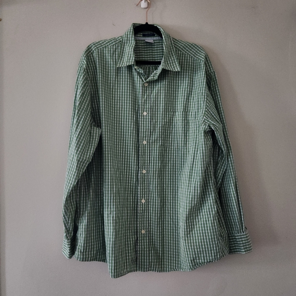 Old navy regular fit green plaid button up shirt longsleeve collared XL